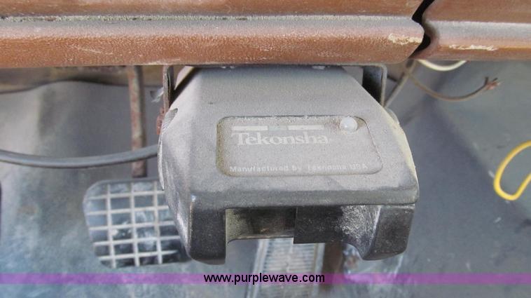 image for item G2344 1991 Chevrolet Kodiak truck cab and chassis