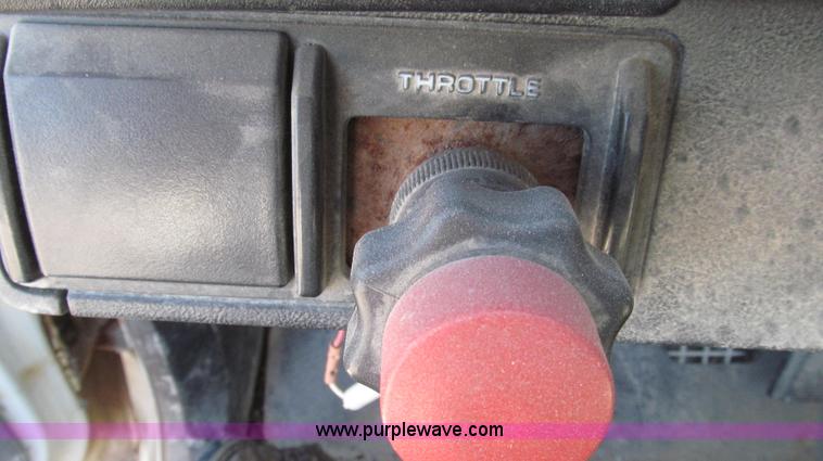 image for item G2344 1991 Chevrolet Kodiak truck cab and chassis