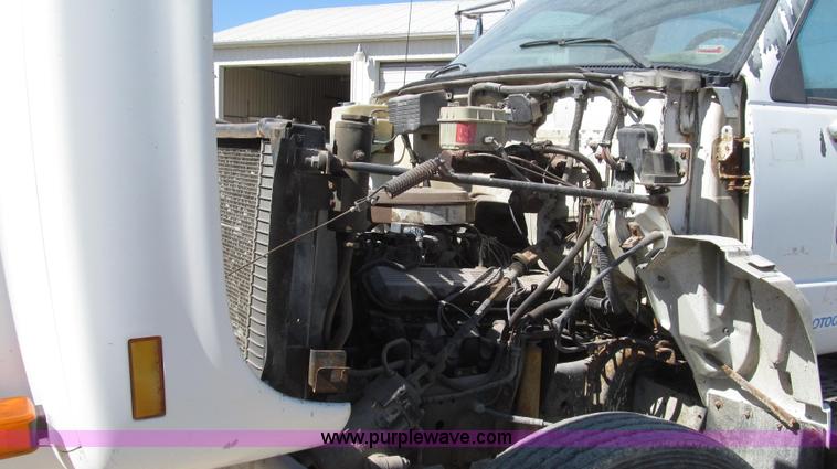 image for item G2344 1991 Chevrolet Kodiak truck cab and chassis