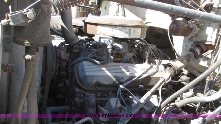 image for item G2344 1991 Chevrolet Kodiak truck cab and chassis