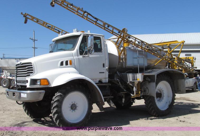 image for item G2345 2002 Sterling L8500 liquid applicator