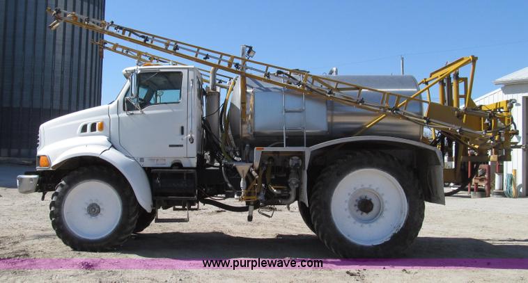 image for item G2345 2002 Sterling L8500 liquid applicator