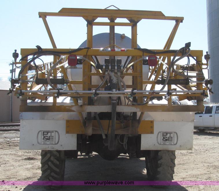 image for item G2345 2002 Sterling L8500 liquid applicator