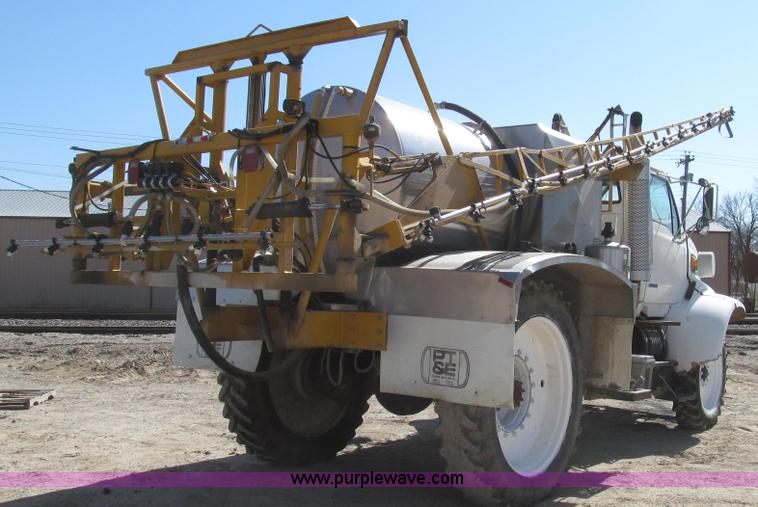 image for item G2345 2002 Sterling L8500 liquid applicator