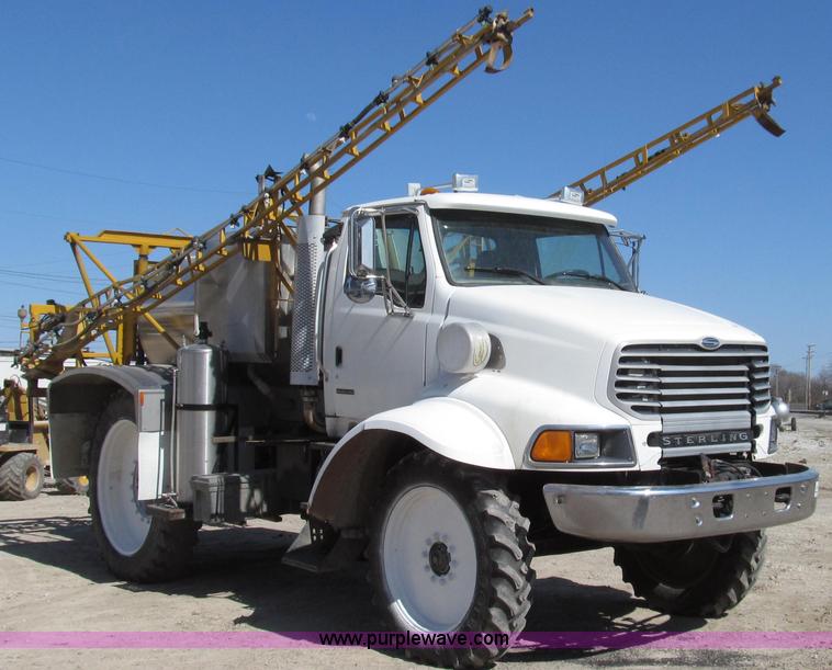 image for item G2345 2002 Sterling L8500 liquid applicator