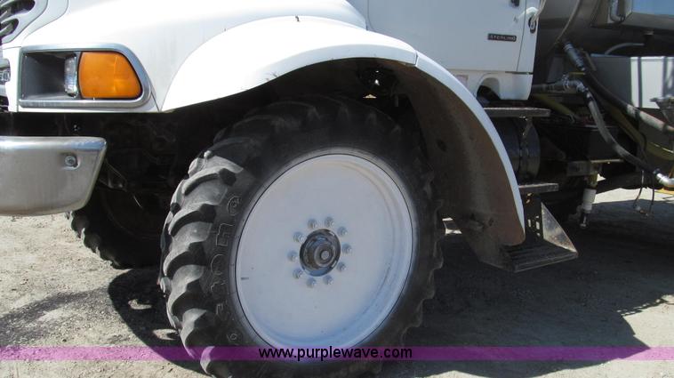 image for item G2345 2002 Sterling L8500 liquid applicator