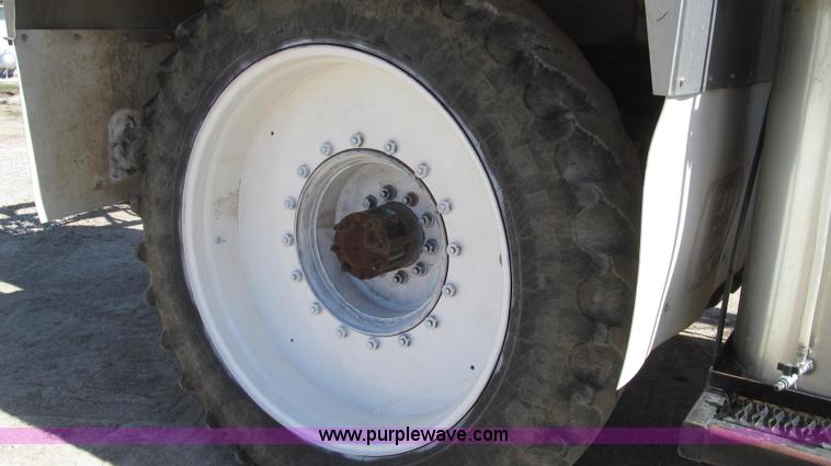 image for item G2345 2002 Sterling L8500 liquid applicator