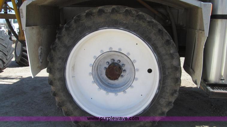 image for item G2345 2002 Sterling L8500 liquid applicator