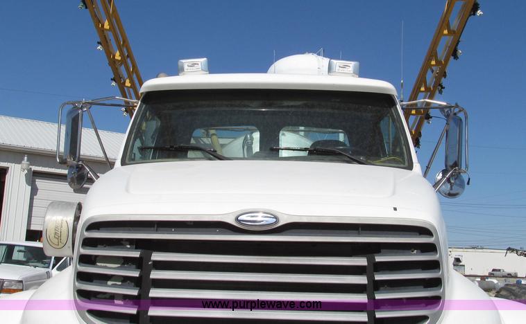 image for item G2345 2002 Sterling L8500 liquid applicator