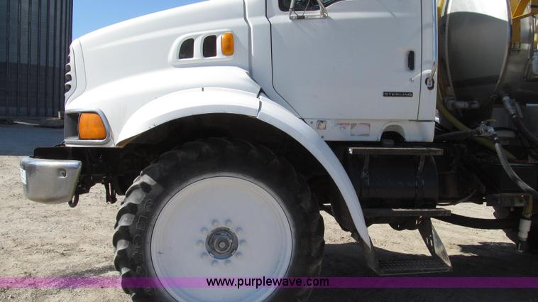 image for item G2345 2002 Sterling L8500 liquid applicator