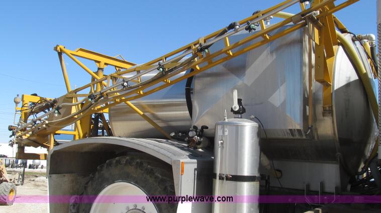 image for item G2345 2002 Sterling L8500 liquid applicator