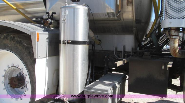 image for item G2345 2002 Sterling L8500 liquid applicator