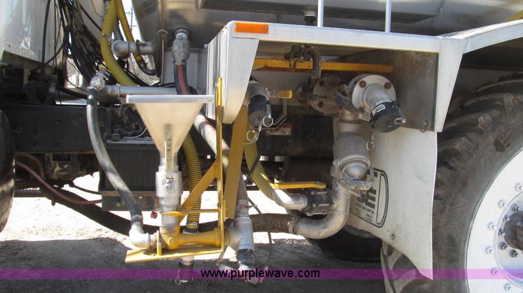 image for item G2345 2002 Sterling L8500 liquid applicator