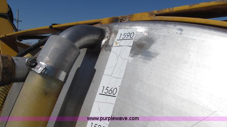 image for item G2345 2002 Sterling L8500 liquid applicator