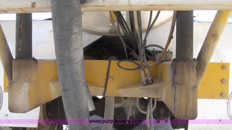 image for item G2345 2002 Sterling L8500 liquid applicator