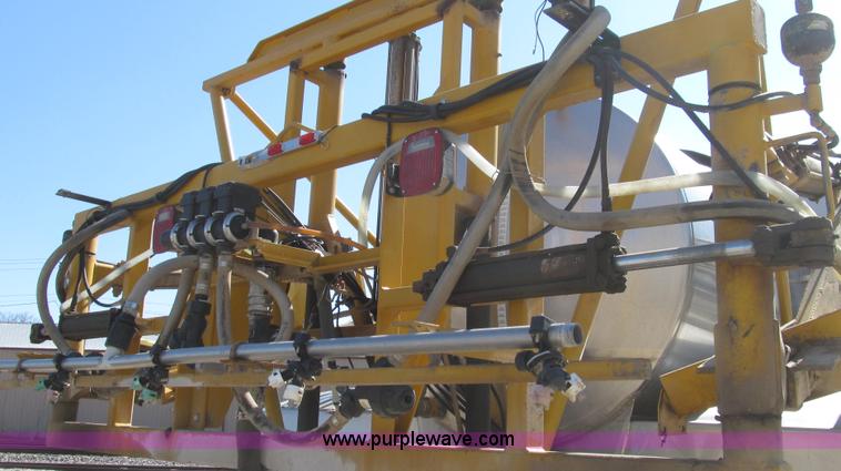 image for item G2345 2002 Sterling L8500 liquid applicator