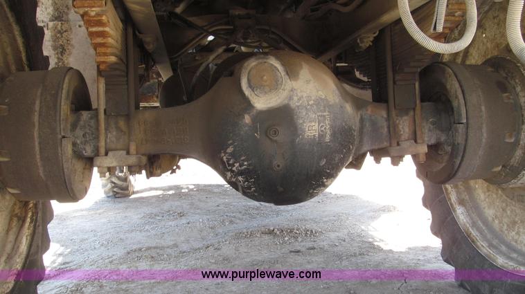 image for item G2345 2002 Sterling L8500 liquid applicator