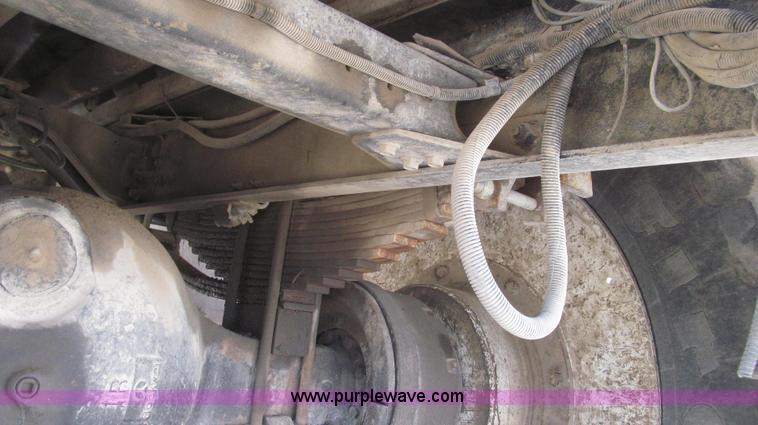 image for item G2345 2002 Sterling L8500 liquid applicator