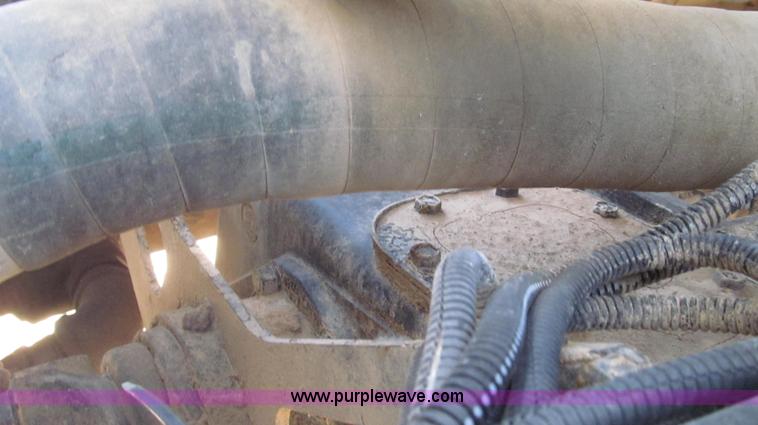 image for item G2345 2002 Sterling L8500 liquid applicator