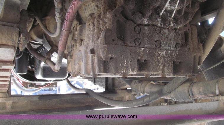 image for item G2345 2002 Sterling L8500 liquid applicator