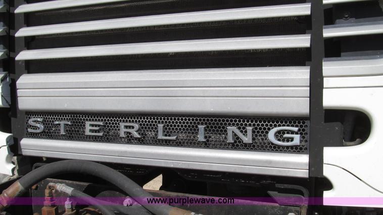 image for item G2345 2002 Sterling L8500 liquid applicator