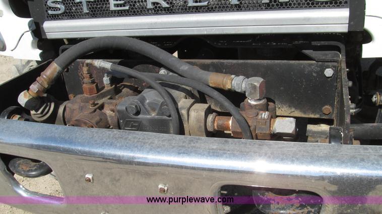 image for item G2345 2002 Sterling L8500 liquid applicator