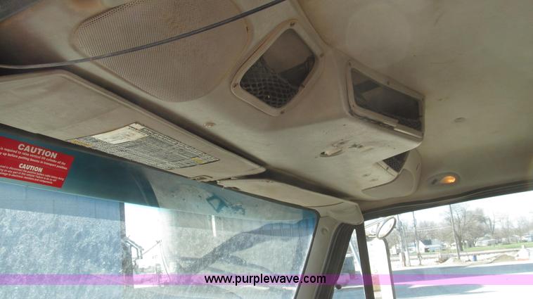 image for item G2345 2002 Sterling L8500 liquid applicator