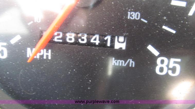 image for item G2345 2002 Sterling L8500 liquid applicator