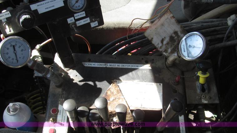 image for item G2345 2002 Sterling L8500 liquid applicator