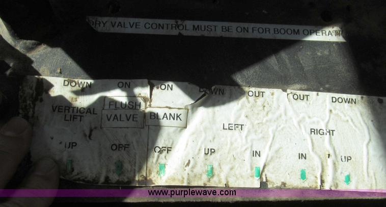 image for item G2345 2002 Sterling L8500 liquid applicator