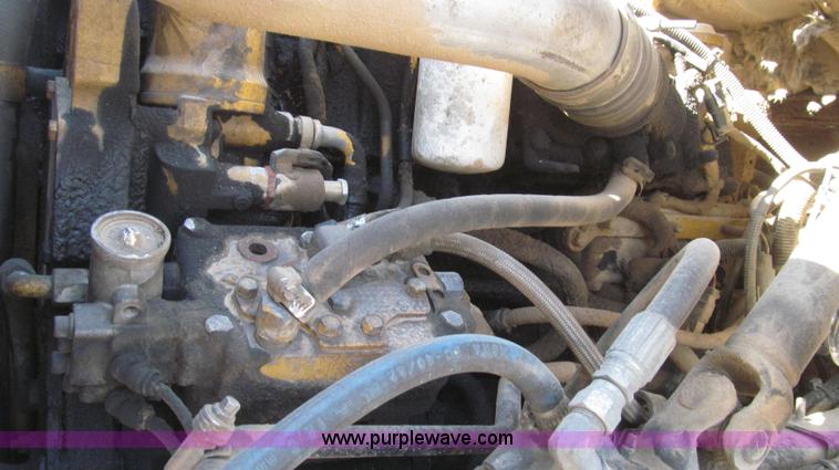 image for item G2345 2002 Sterling L8500 liquid applicator