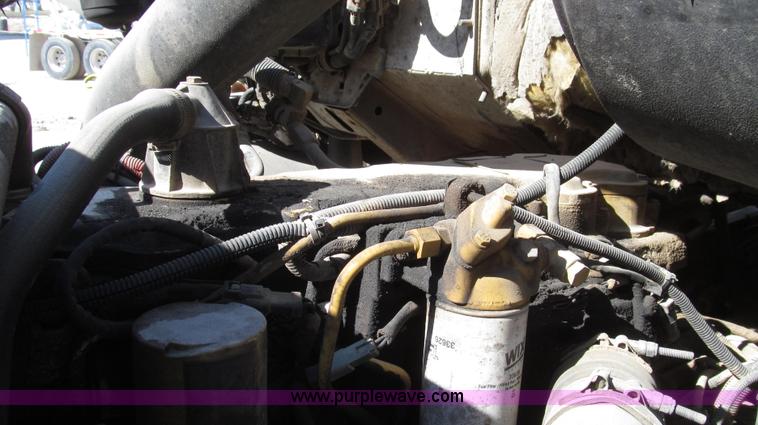 image for item G2345 2002 Sterling L8500 liquid applicator