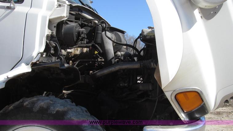 image for item G2345 2002 Sterling L8500 liquid applicator