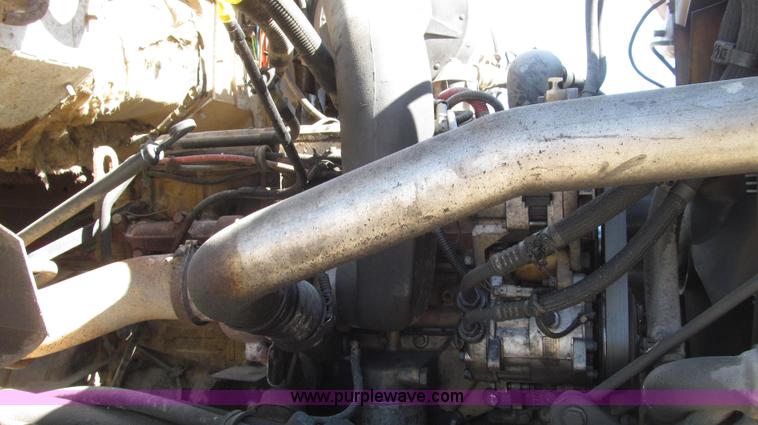 image for item G2345 2002 Sterling L8500 liquid applicator