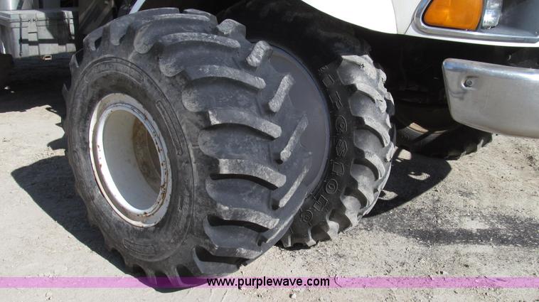 image for item G2345 2002 Sterling L8500 liquid applicator