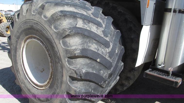 image for item G2345 2002 Sterling L8500 liquid applicator