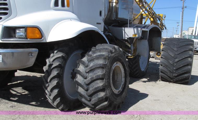 image for item G2345 2002 Sterling L8500 liquid applicator