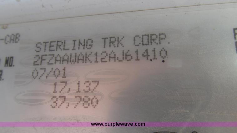 image for item G2345 2002 Sterling L8500 liquid applicator