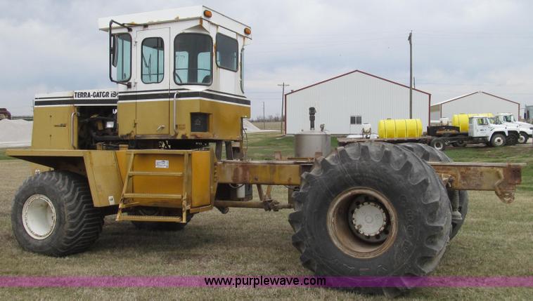 image for item G2347 1997 Ag-Chem TerraGator 1844 sprayer cab and chassis