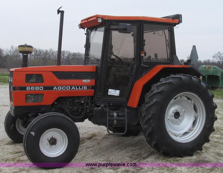 image for item G2353 1994 AGCO Allis 6680 tractor