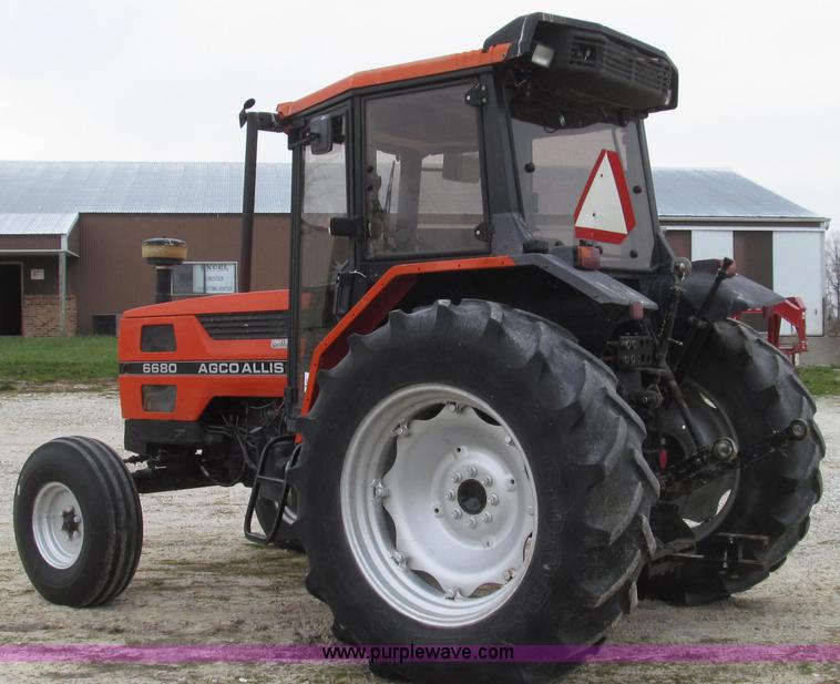 image for item G2353 1994 AGCO Allis 6680 tractor