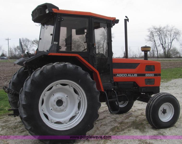 image for item G2353 1994 AGCO Allis 6680 tractor