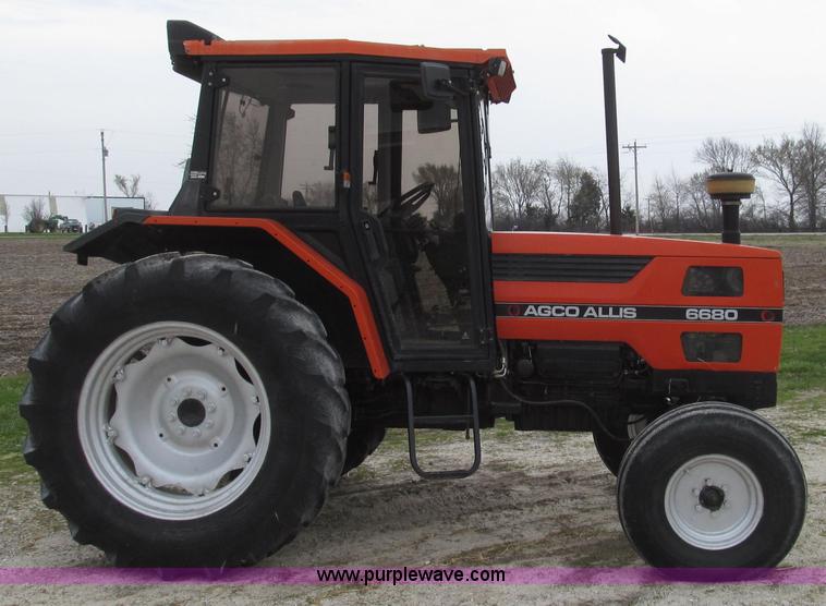 image for item G2353 1994 AGCO Allis 6680 tractor