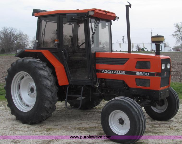 image for item G2353 1994 AGCO Allis 6680 tractor