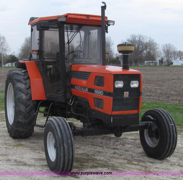 image for item G2353 1994 AGCO Allis 6680 tractor