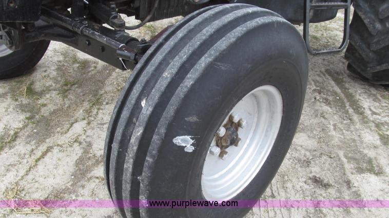 image for item G2353 1994 AGCO Allis 6680 tractor