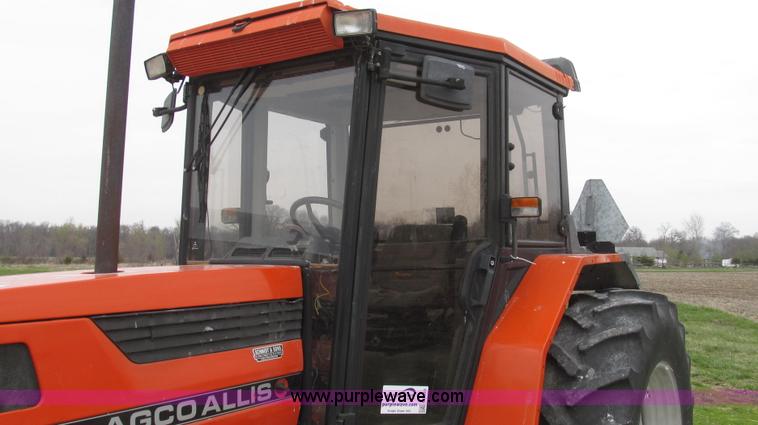 image for item G2353 1994 AGCO Allis 6680 tractor