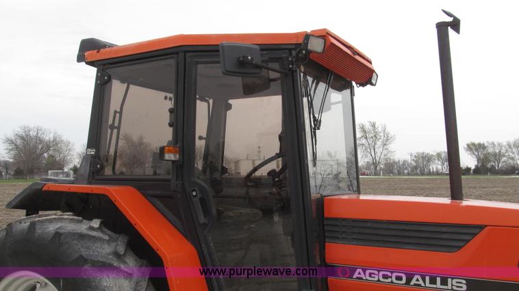 image for item G2353 1994 AGCO Allis 6680 tractor