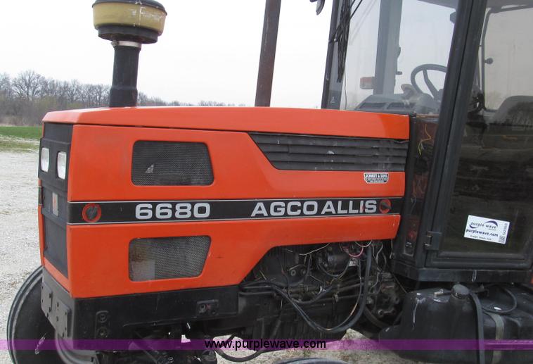 image for item G2353 1994 AGCO Allis 6680 tractor