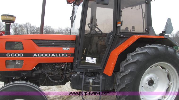 image for item G2353 1994 AGCO Allis 6680 tractor